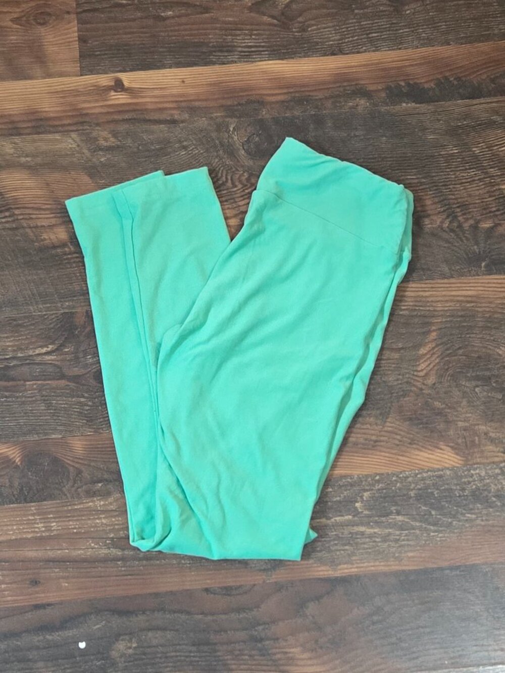 NWOT LuLaRoe Light Green Solid Leggings